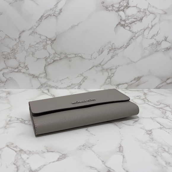 Michael Kors Charlotte Large Top Zip Tote Set - Picture 12 of 15